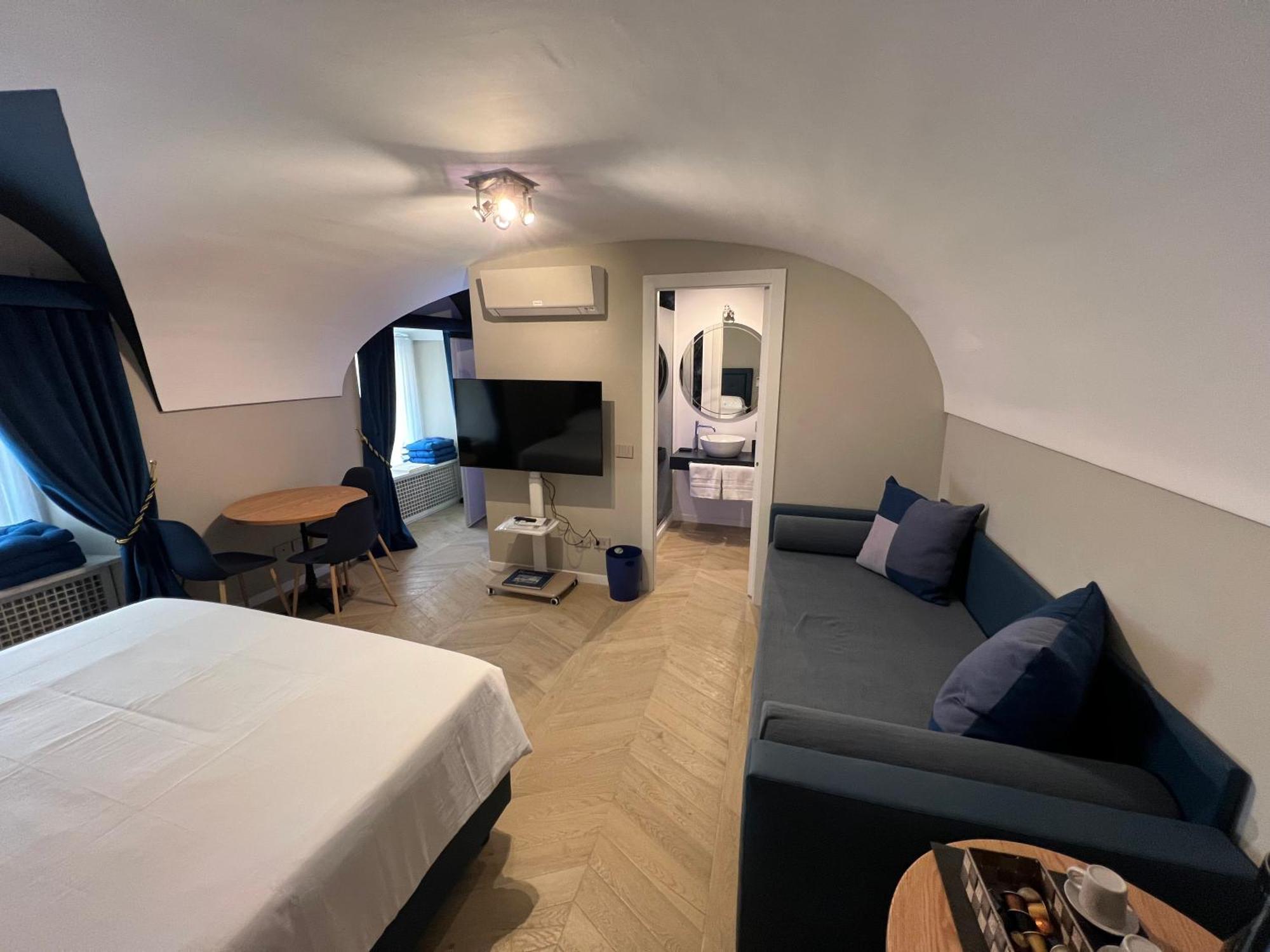 Rome Luxury Blue Suites- Love Luaran gambar