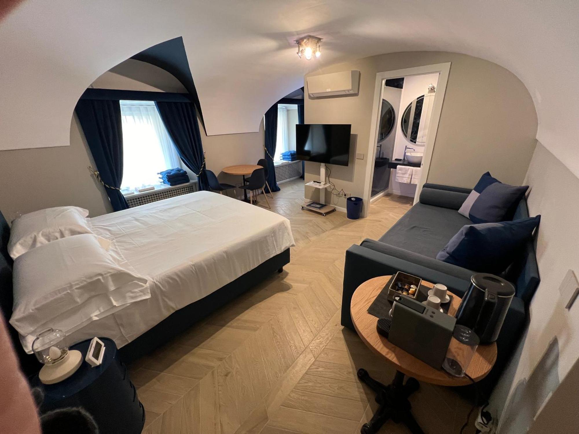 Rome Luxury Blue Suites- Love Luaran gambar